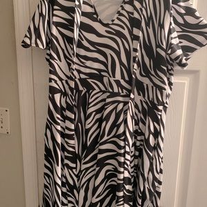 Sexy Diva 3XL Zebra print dress with pockets & neck tie. Short sleeves.